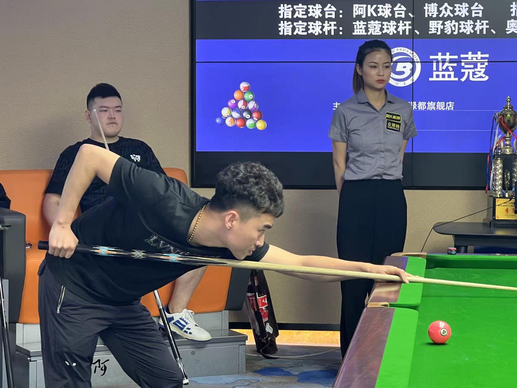 抢与边路合